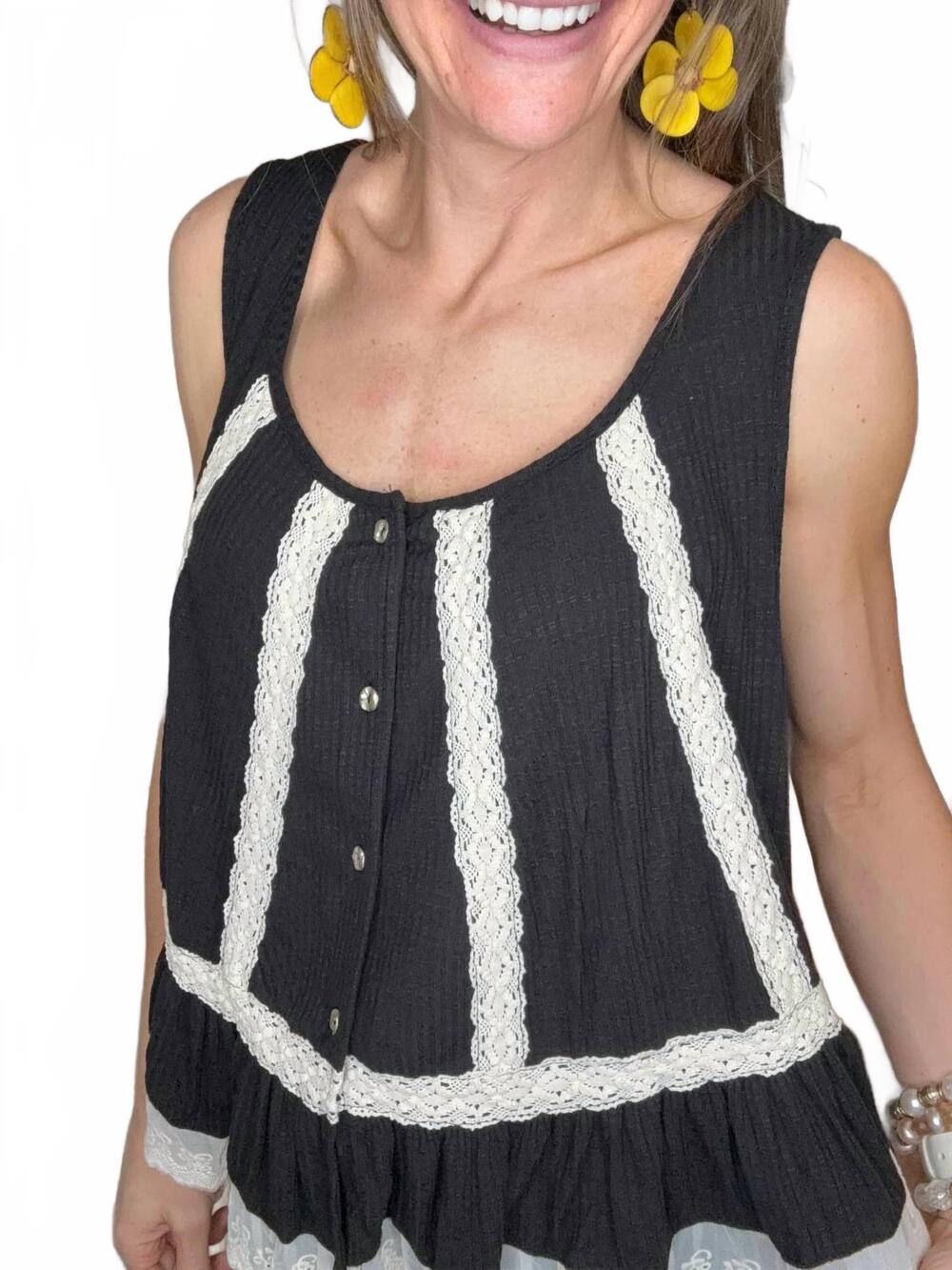 NEW POL quincie button down sleeveless top in black - Picture 5 of 8